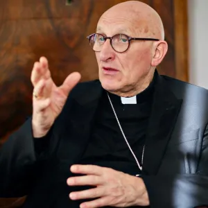 Mgr Rey, ni dieu ni mitre