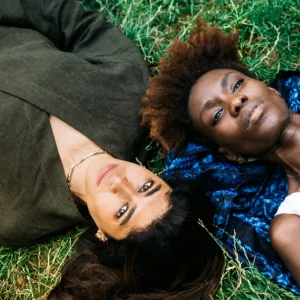 Rima Hassan et Rokhaya Diallo : « La gauche ne se réduit pas à la colère »  - POLITIS [€]