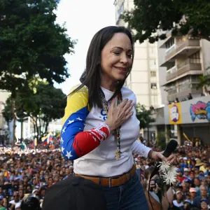Le prix Nobel de la paix décerné à Maria Corina Machado, figure de l'opposition vénézuélienne, pour son rôle dans "la lutte pour la démocratie"