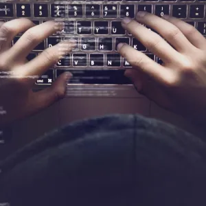 Cyberattaques : « Ce n’est pas parce que c’est virtuel que c’est moins grave »