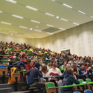 « Ils craignent que les facs s'y mettent » : 300 étudiants et travailleurs du Mirail réunis en AG