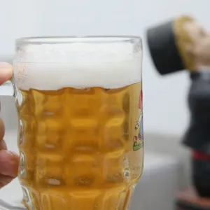 Fischer reste dans la région : la bière sera brassée par Meteor à Hochfelden