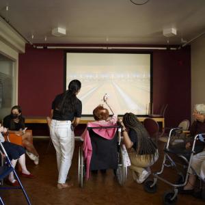 « Mario Kart » ou « Wii Sports » : quand les manettes s’invitent à la maison de retraite