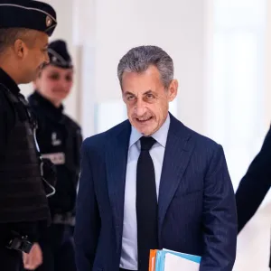 Au tribunal, un noyé parle et Sarkozy plonge