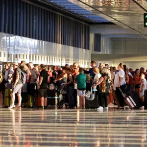 Record du trafic aérien en 2024 : « La neutralité carbone est un leurre pour justifier la croissance »