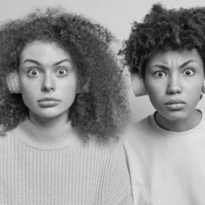 Souriez, vous êtes filmés : ce que voit l’ «emotion AI» quand elle analyse nos visages