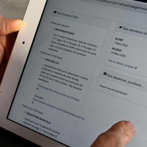 A l’école, l’éducation nationale tente de limiter l’emprise des Gafam