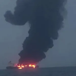 L'attaque d'un pétrolier par les Houthis fait craindre une catastrophe écologique en mer Rouge