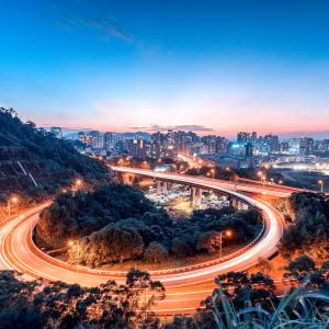 Apache Kafka service design for low latency and no data loss