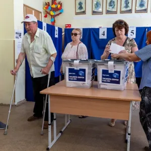 A l'approche d'élections, la Moldavie révèle un système d'achat de voix piloté depuis la Russie