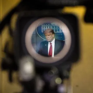 Trump et les médias, la carotte ou le bâillon