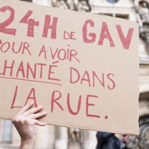 « Etes-vous influencé par la question du climat ? » Récit d’une garde à vue kafkaïenne