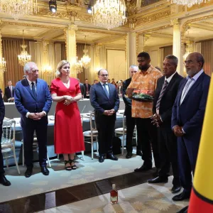 Nouvelle-Calédonie : indépendantistes et non-indépendantistes ont signé un accord "historique" sur l'avenir institutionnel du territoire