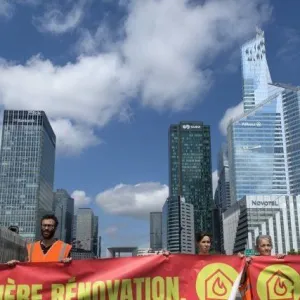 Un million de logements rénovés selon Emmanuel Macron : derrière ce chiffre, une réalité bien moins reluisante