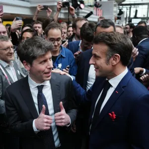 Un an après le sommet de l’IA à Paris, le gouvernement défend son bilan