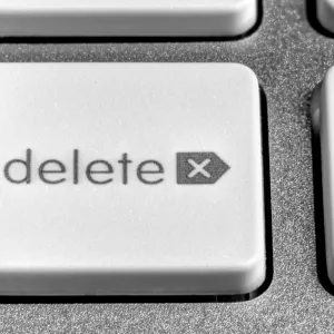 En finir avec Word ! Pour une analyse des enjeux relatifs aux traitements de texte et à leur utilisation