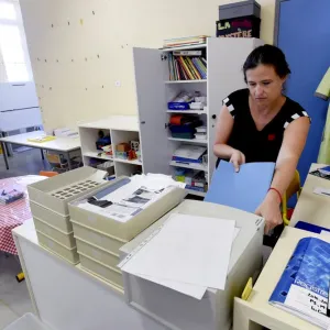 Les professeurs des écoles travaillent plus qu’on le croit : enquête sur les coulisses de l’enseignement