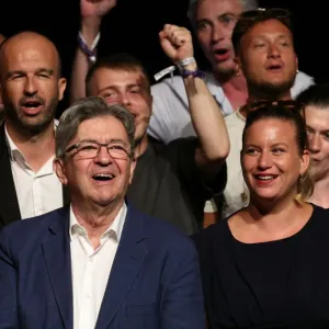 Futur Premier ministre : Jean-Luc Mélenchon demande au camp présidentiel et à la droite s'ils censureraient un gouvernement Castets sans LFI