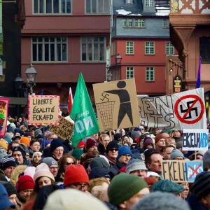 « Vivre dans une société où un citoyen sur quatre ne peut pas s’impliquer politiquement n’est pas très démocratique »