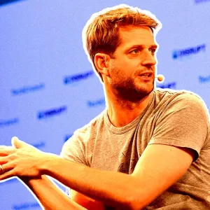 CEO Who Bragged About Replacing Human Workers With AI Realizes He Made a Terrible Mistake