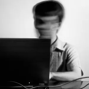 « Pour lutter contre les cyberviolences, il faut combattre le sexisme hors-ligne »