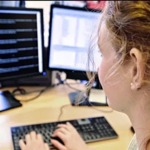 Intelligence artificielle à France Travail : des risques pour les agents