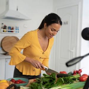 "Femmes sous algorithmes" : comment documenter les nouvelles injonctions ?