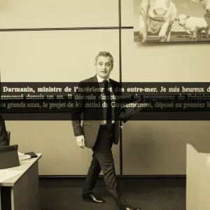 Loi immigration : Darmanin reconduit à la frontière