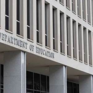 Aux Etats-Unis, le ministère de l'Education licencie près de la moitié de son personnel