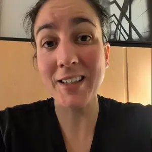 Ben non, ne rentrez pas la fourrure dans la capuche 😅