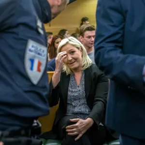 Sur la route de l’Élysée, Marine et la peine d’inéligibilité