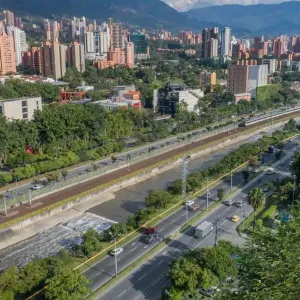 Adaptation climatique : comment des « couloirs verts » anti-pollution ont refroidi Medellín
