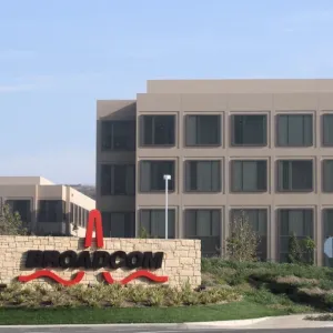 ☕️ Apple passe une commande pluriannuelle de 30 milliards de dollars chez Broadcom