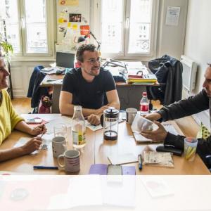 "Conférences gesticulées" et dînette présidentielle : La Braise propose des formations engagées