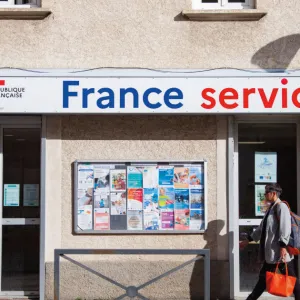 France services : un succès qui ne comble pas toutes les failles de l'accès aux services publics | Alternatives Economiques