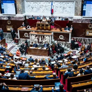 Retraites : les députés votent une résolution symbolique réclamant l'abrogation de la réforme