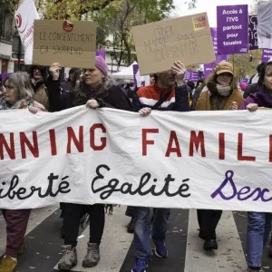 Education à la sexualité : la Commission indépendante sur l'inceste et le Planning familial répliquent à la fronde conservatrice