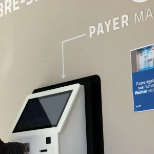 Payer en numéraire : rare mais toujours possible chez ES