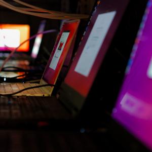Planning phased Ubuntu 22.04 Enterprise Desktop upgrades with Landscape