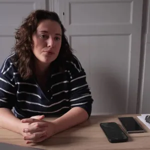 Une sage-femme voit ses comptes Facebook et Instagram supprimés après s'être exprimée dans un reportage sur l'IVG