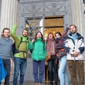 Prison avec sursis requise contre les militants d’Extinction Rebellion qui avaient envahi l’usine Arkema près de Lyon