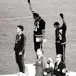 Et si aux JO de 1968, les athlètes du « Black Power » avaient pris les rênes du comité olympique ?