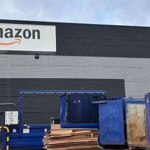 Amazon annonce franchir le cap des 40 millions de livraisons à pied ou à vélo, le site de Strasbourg érigé en pionnier