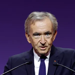 Les 1 % les plus riches de la planète ont épuisé leur budget carbone 2025 en seulement 10 jours, Bernard Arnault en 2h15