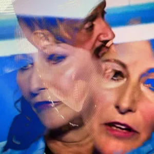 Chez Hanouna, Ségolène Royal aspire tout le temps de parole du PS