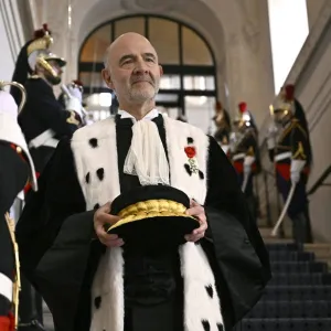 La Cour des comptes suggère de supprimer 100 000 emplois dans les collectivités locales pour économiser 4,1 milliards d'euros par an