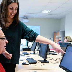 « C’est un pansement sur une hémorragie » : les conseillers numériques en première ligne de la dématérialisation des services publics