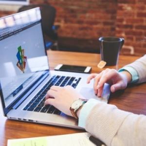 [Dossier] Télétravail : pour qui et à quelles fréquences, quels impacts sur la santé, le travail et la gestion des ressources humaines ?