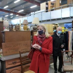 Vêtements et meubles : du neuf pour leur offrir une seconde vie