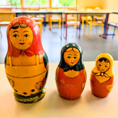 Formation : l’art du pas de côté, avec des poupées russes